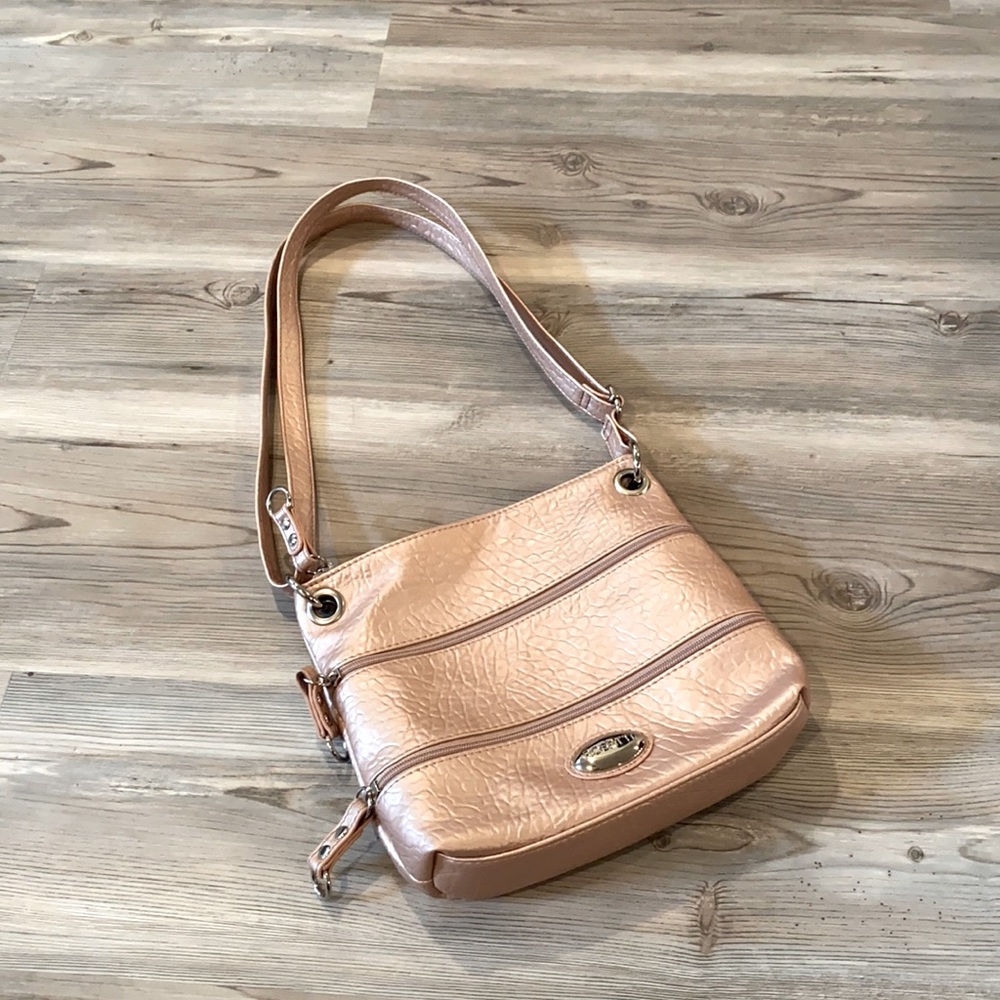 ROSETTI Small Glossy Pink Purse
